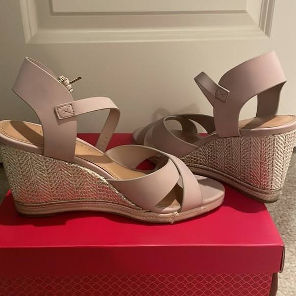 KELLY & KATIE: wedges - Picture 6 of 8